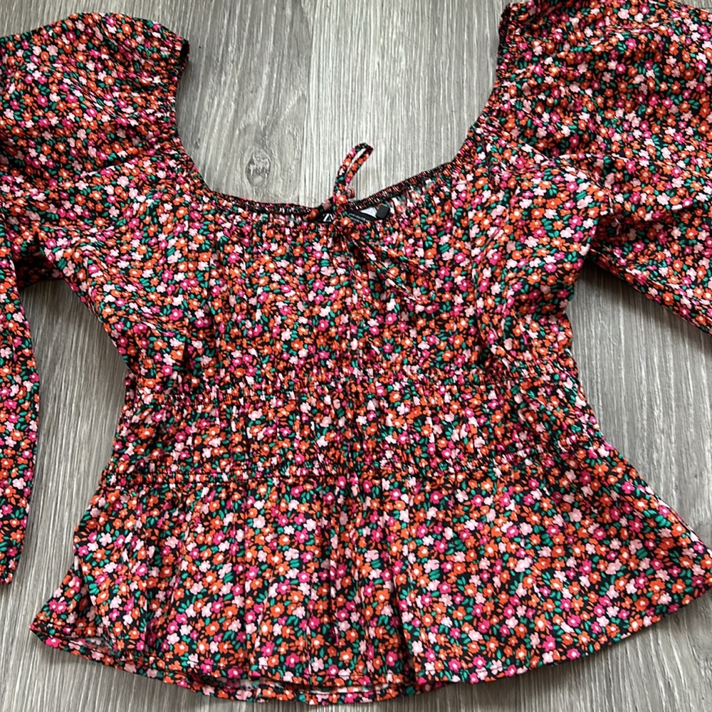 NWT Zara Women’s cropped floral blouse